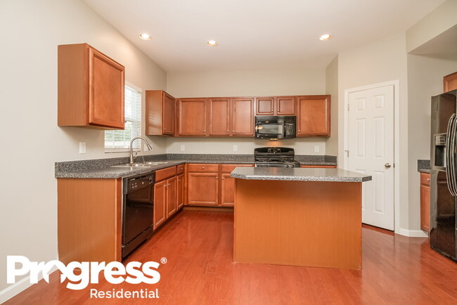 Building Photo - 2040 Silverton Cir