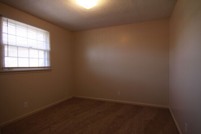 Building Photo - Tandy Drive-113