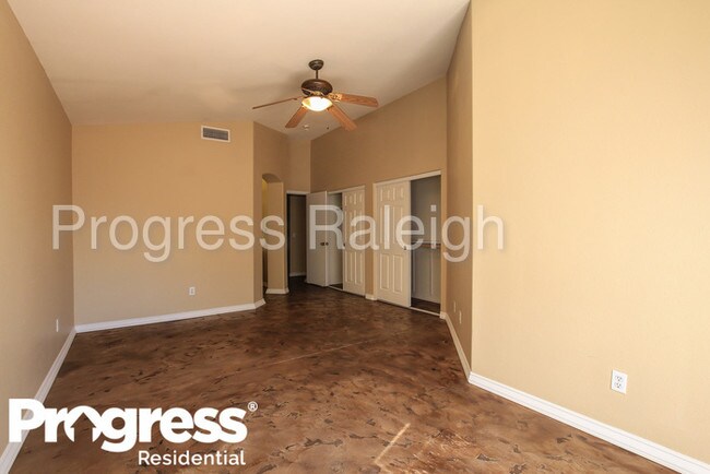 Building Photo - 1327 E Muriel Dr
