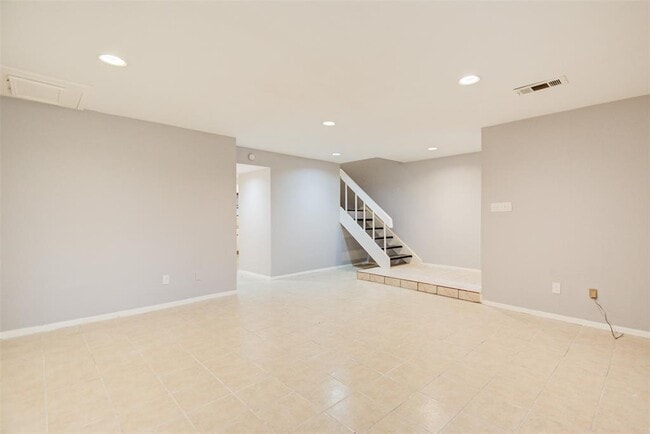 Building Photo - 5869 Village Forest Ct