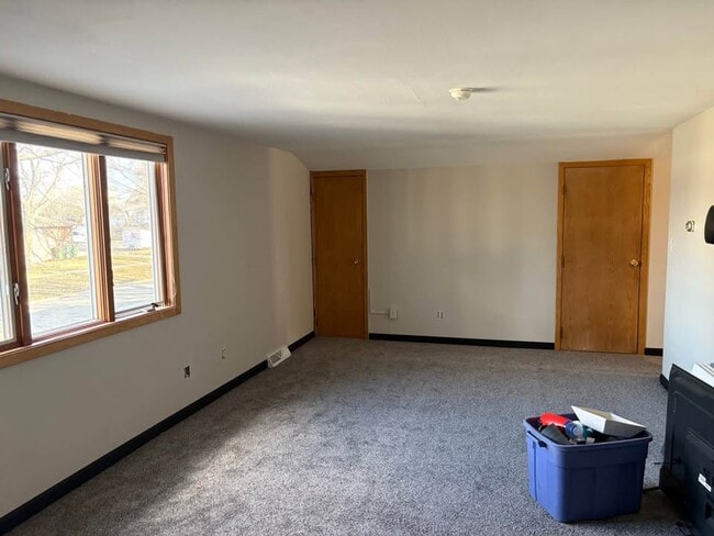 Foto del edificio - 323 2nd Ave