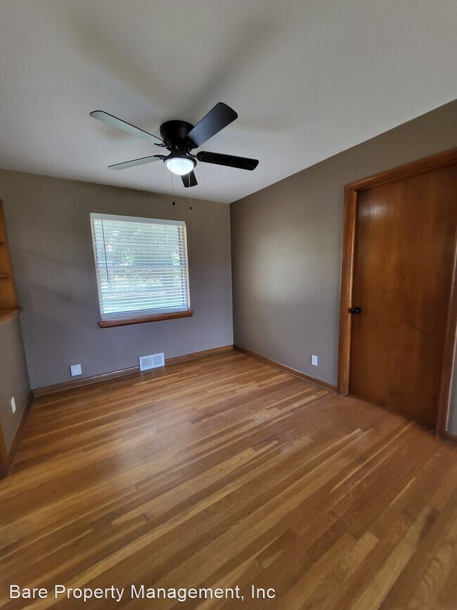 Building Photo - 3 br, 1 bath House - 101 S Sherry Avenue