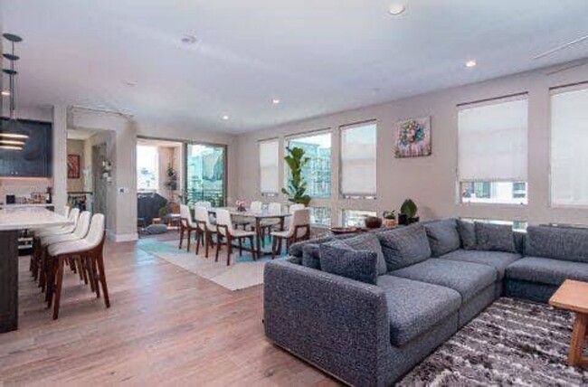 Building Photo - Dublin Hyde Park Single Level Condo 4 Bed ...