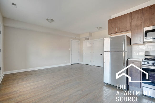 Photo - 3409 W Fullerton Ave Apartment