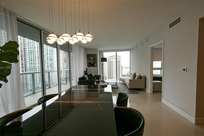 Foto del edificio - 495 Brickell Ave