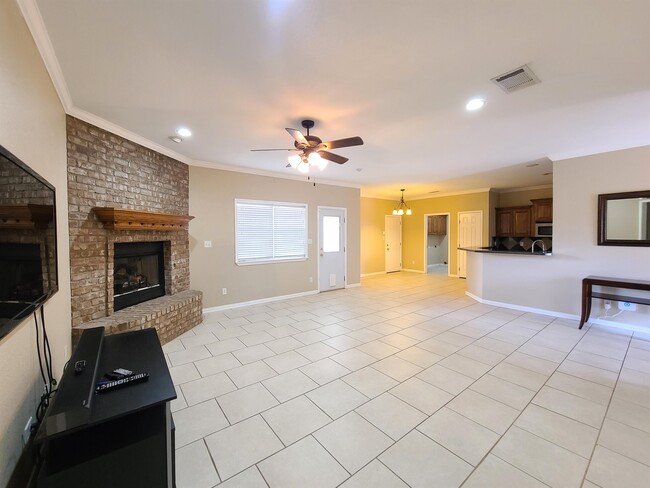 Foto del edificio - 4631 Bowie Dr