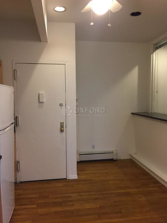 Building Photo - 82 W 105th St