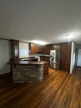 Building Photo - 9477 Lansdowne Rd