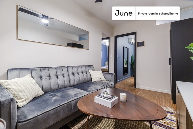Foto del edificio - Private bedroom in 3 bed/1 bath Home