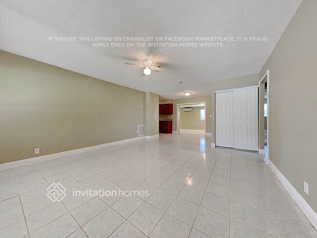 Building Photo - 885 Azalea Dr