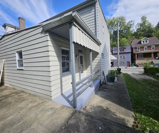 Building Photo - 837 Stanton Ave