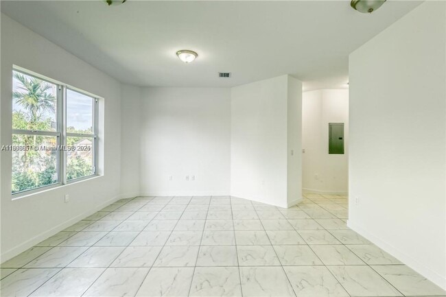 Foto del edificio - 14750-14885 NE 7th Ave
