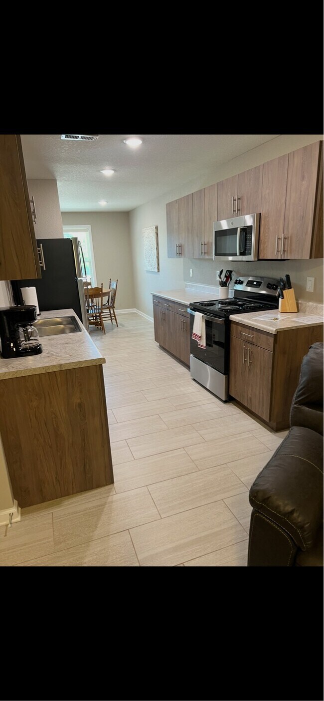 Foto del edificio - 210 Oak Ct
