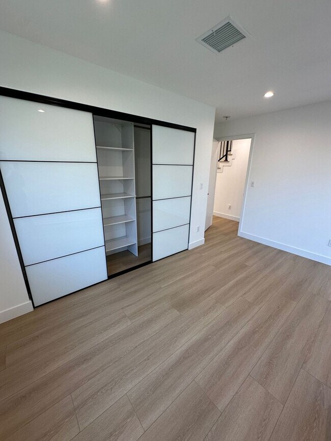 Foto del edificio - 15045 Lemay St