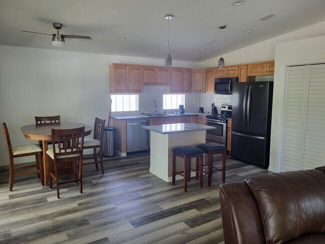 Building Photo - 6072 Randan Ct