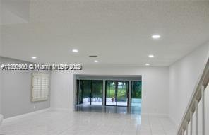 Foto del edificio - 3550  Estepona Ave  20-B-1 Doral Fl 33178