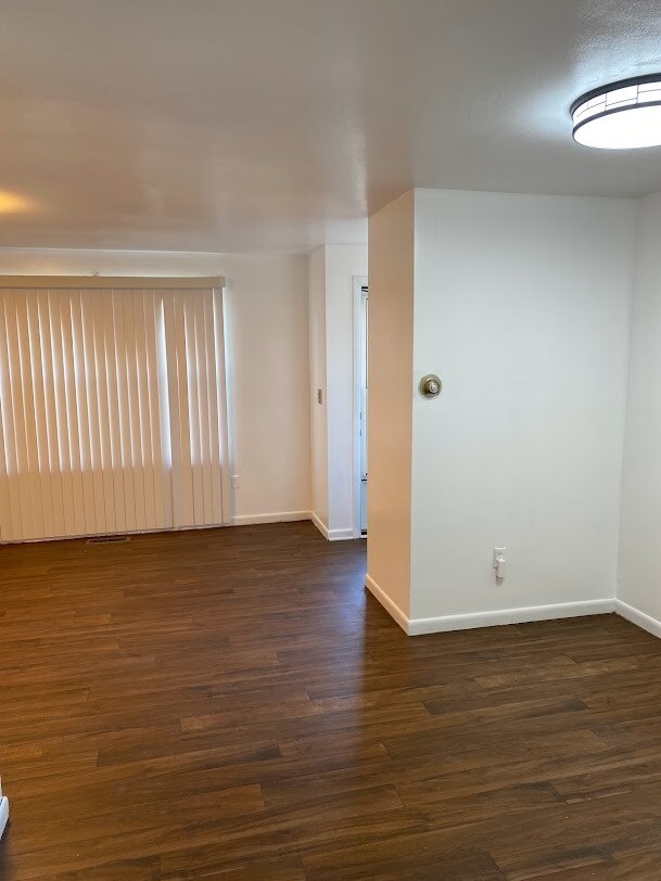 Foto del edificio - 5460-5462 Bromwick Dr