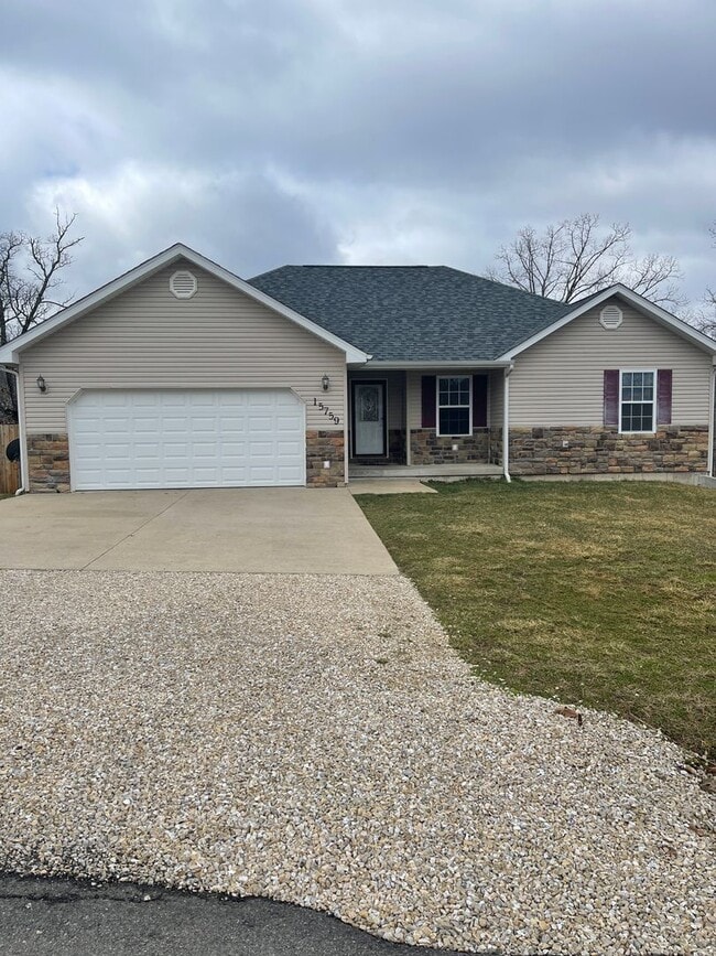 Building Photo - 15759 Terris Ln