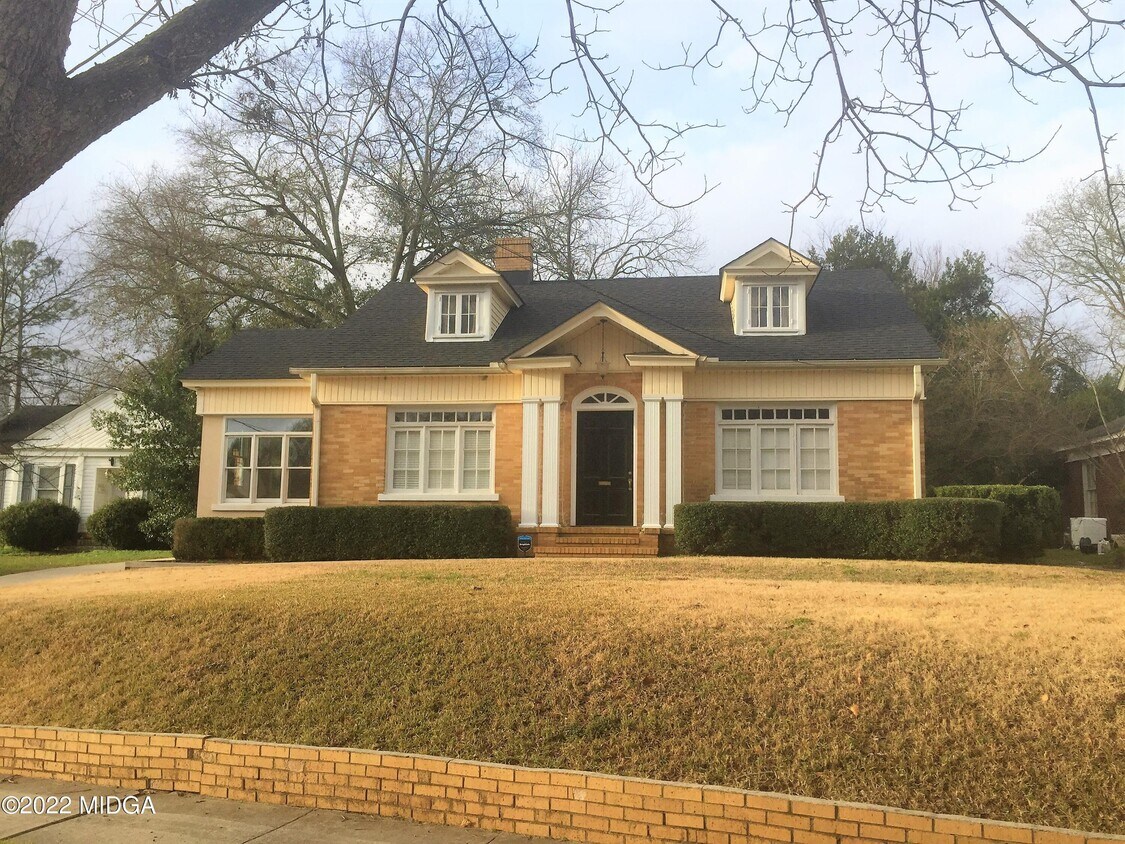 Primary Photo - 3750 Avon Rd