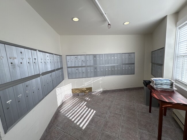 Building Photo - 151 Queen St