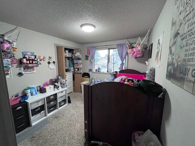 1st bedroom - 3617 Landau Ave NE