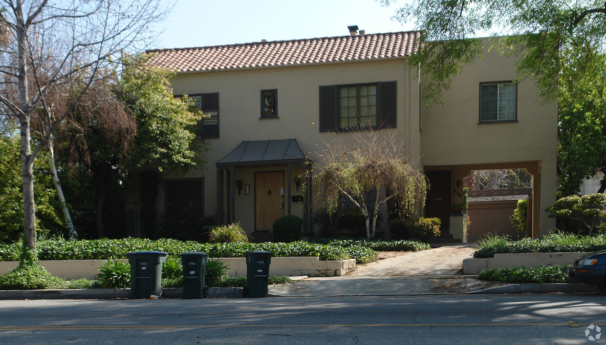 Foto del edificio - 490 Marengo Ave