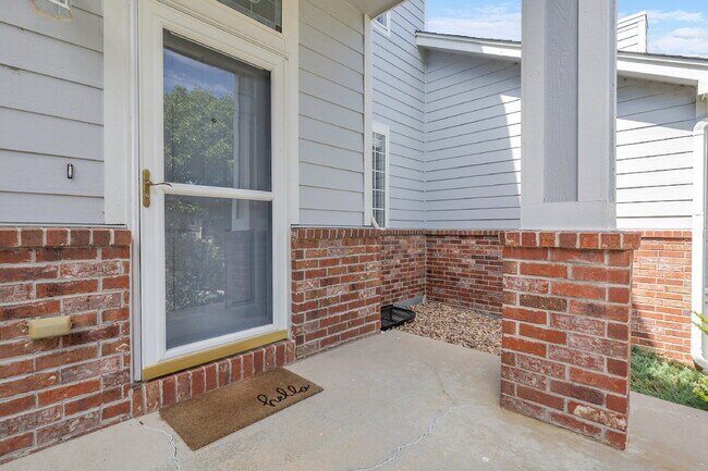Building Photo - $2,595 - 3 Bed, 3 Bath Townhome in Aurora ...