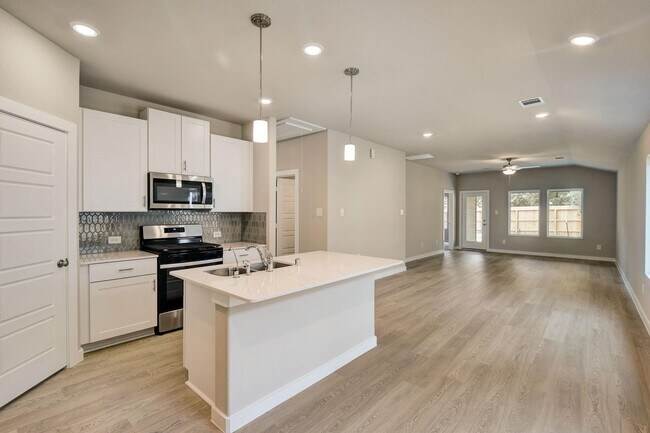 Foto del edificio - 1721 Succotash Oak Ct