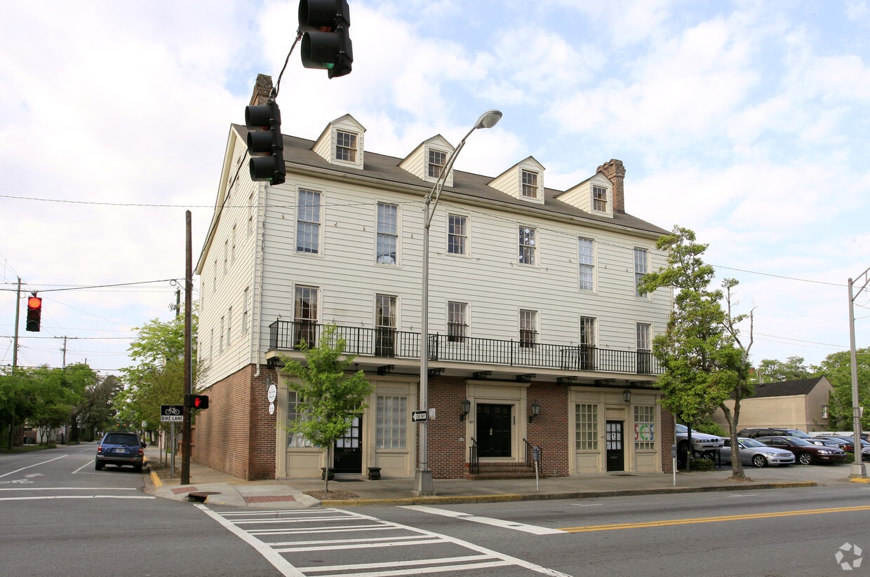 419 E Broughton St, Savannah, GA 31401 Apartments in Savannah, GA