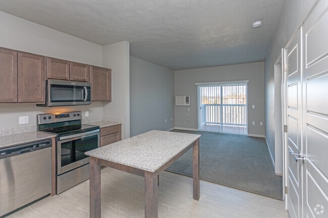 1BR, 1BA - 620SF - The Oaks I & II