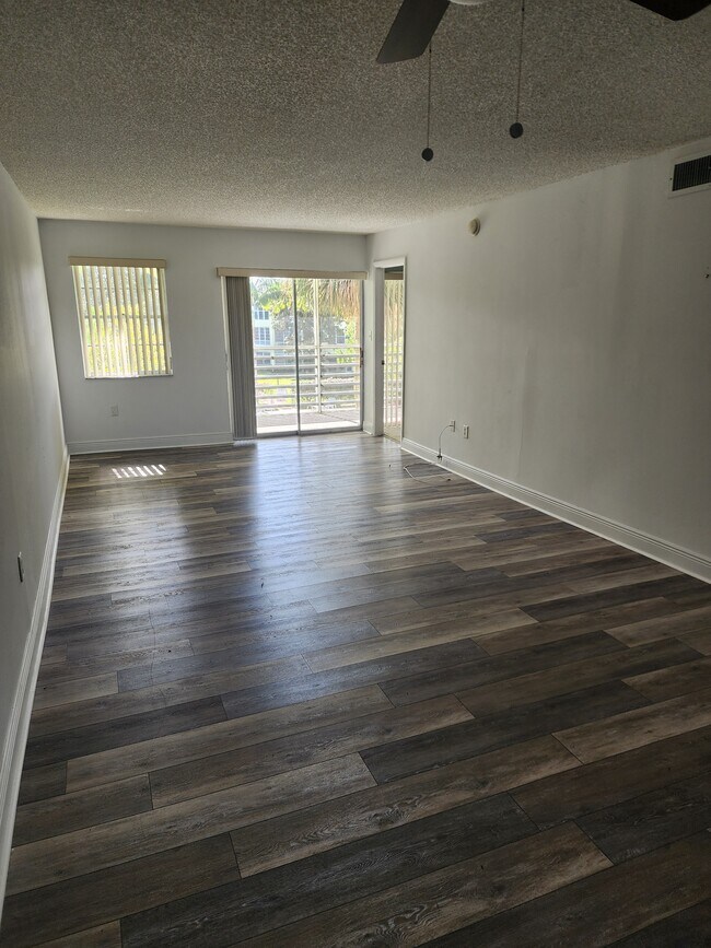 Foto del edificio - 1100 Ponce de Leon Cir