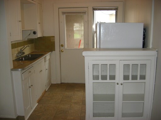 Building Photo - 1350 NE 28th Ave