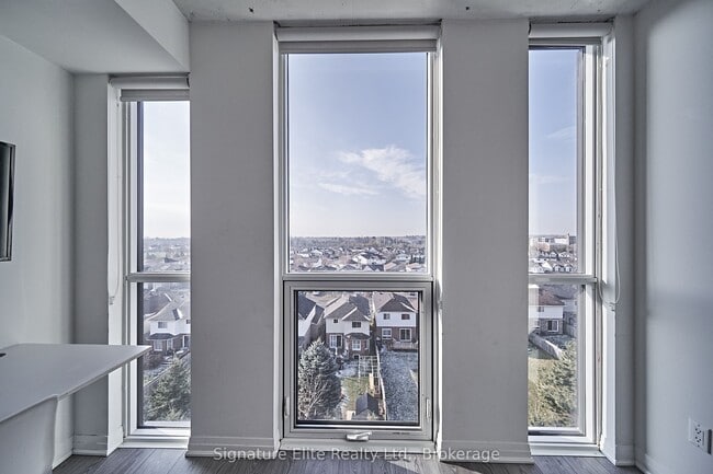 Building Photo - 1900 Simcoe St N