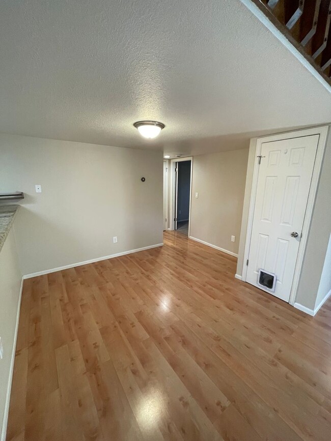 Building Photo - 3 Bed 2 Bath Condo in Westminster Availabl...