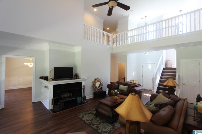 Building Photo - 5987 Waterside Dr