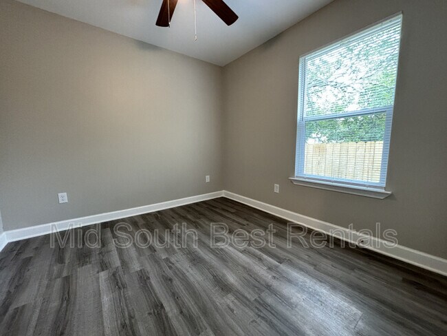 Building Photo - 2019 Wright Ave