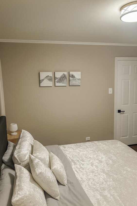 Primary Photo - 9127 Central Ave