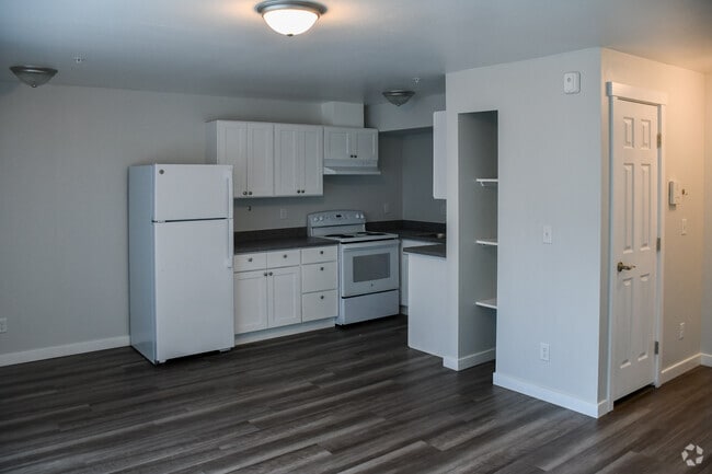 Building Photo - Greentree Apartments