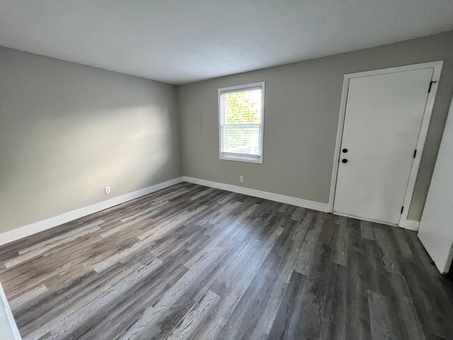 Building Photo - Newly remodeled one bedroom available soon!