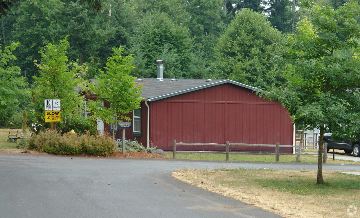 Building Photo - Hidden Village