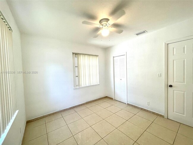 Photo - 310 SW 10th St House