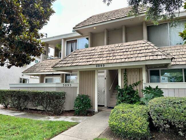 Foto del edificio - Beautiful 3 Bedroom 2 Bath Condo in Point Loma w/Three Private Patios