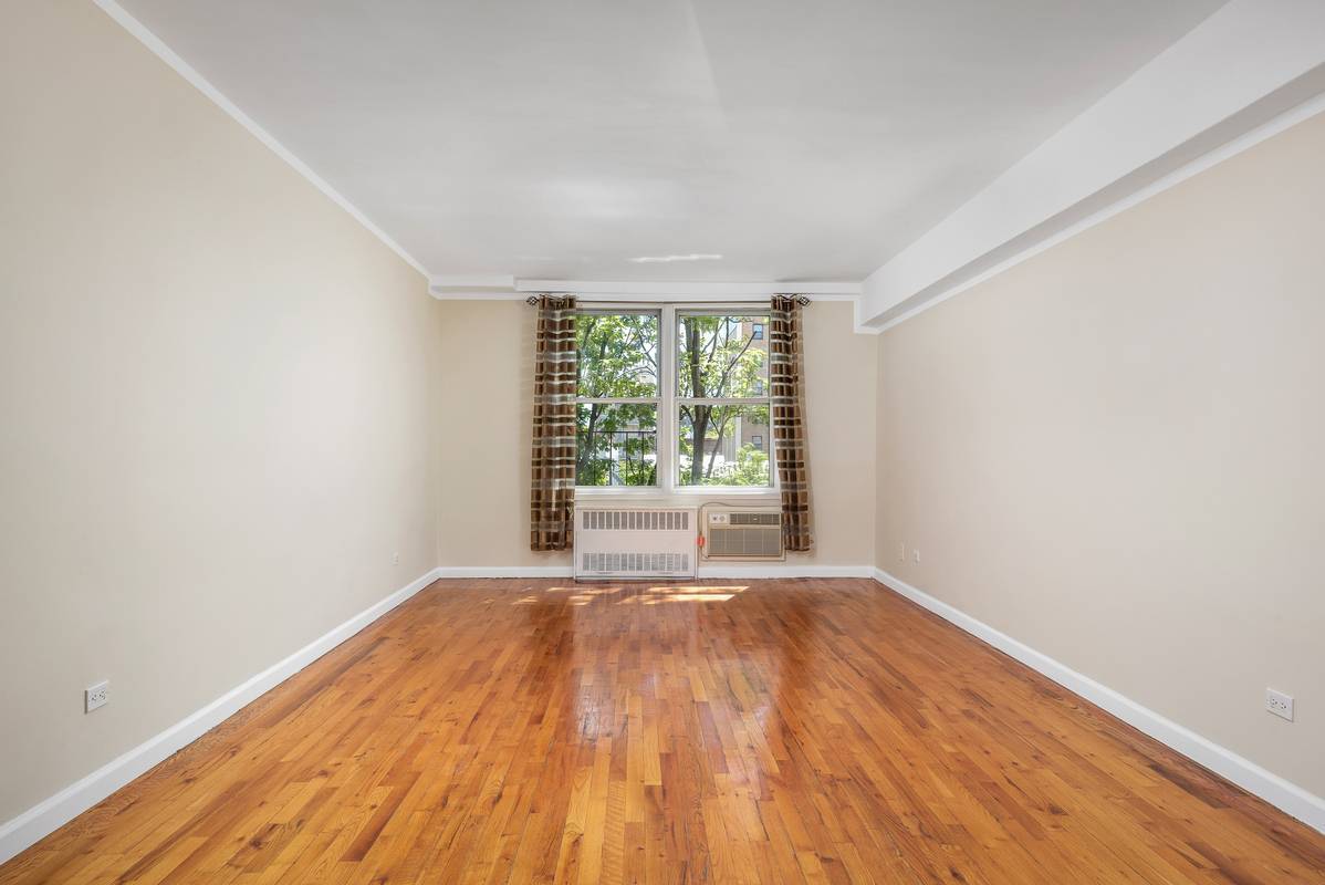 Foto principal - 2785 Ocean Pkwy