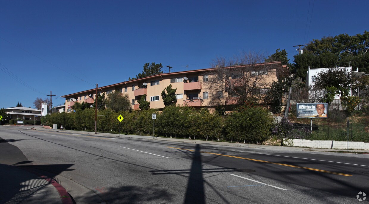 Building Photo - 3575 Fletcher Dr