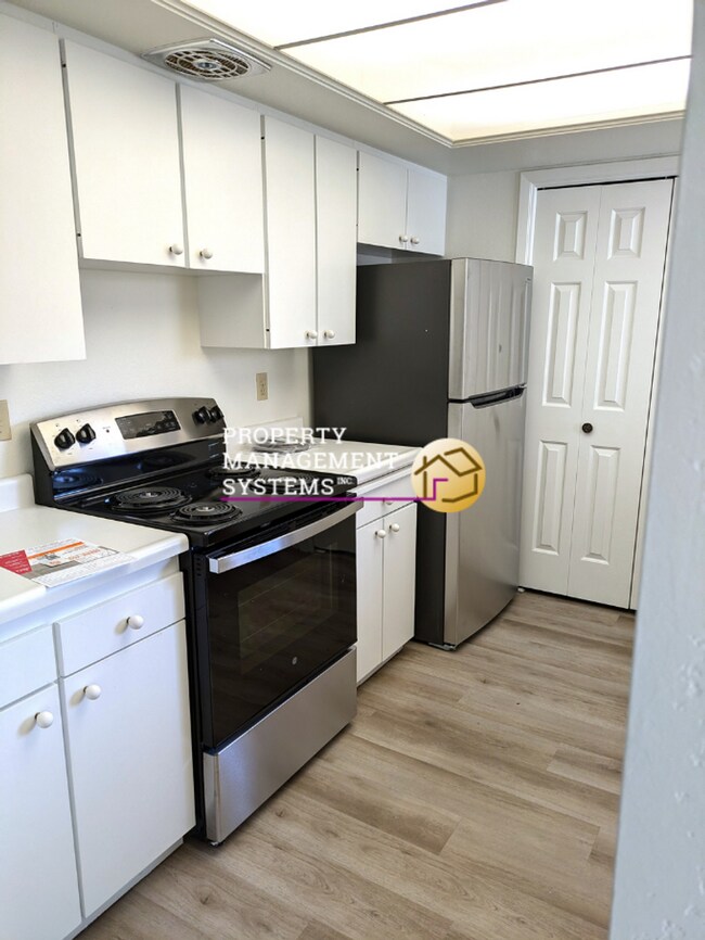 Foto del edificio - 2 Bedroom Condo in Gated Midvale Community