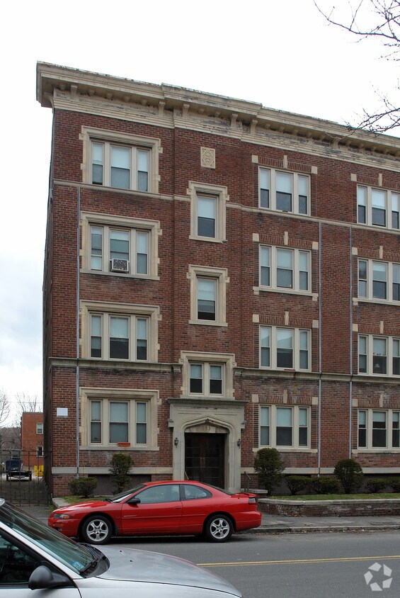 Primary Photo - 583 Pleasant St