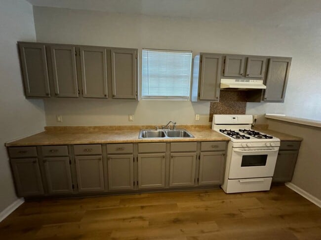 Building Photo - 3714 Toledano St