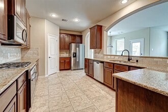 Building Photo - 4814 Sequoia Park Ln
