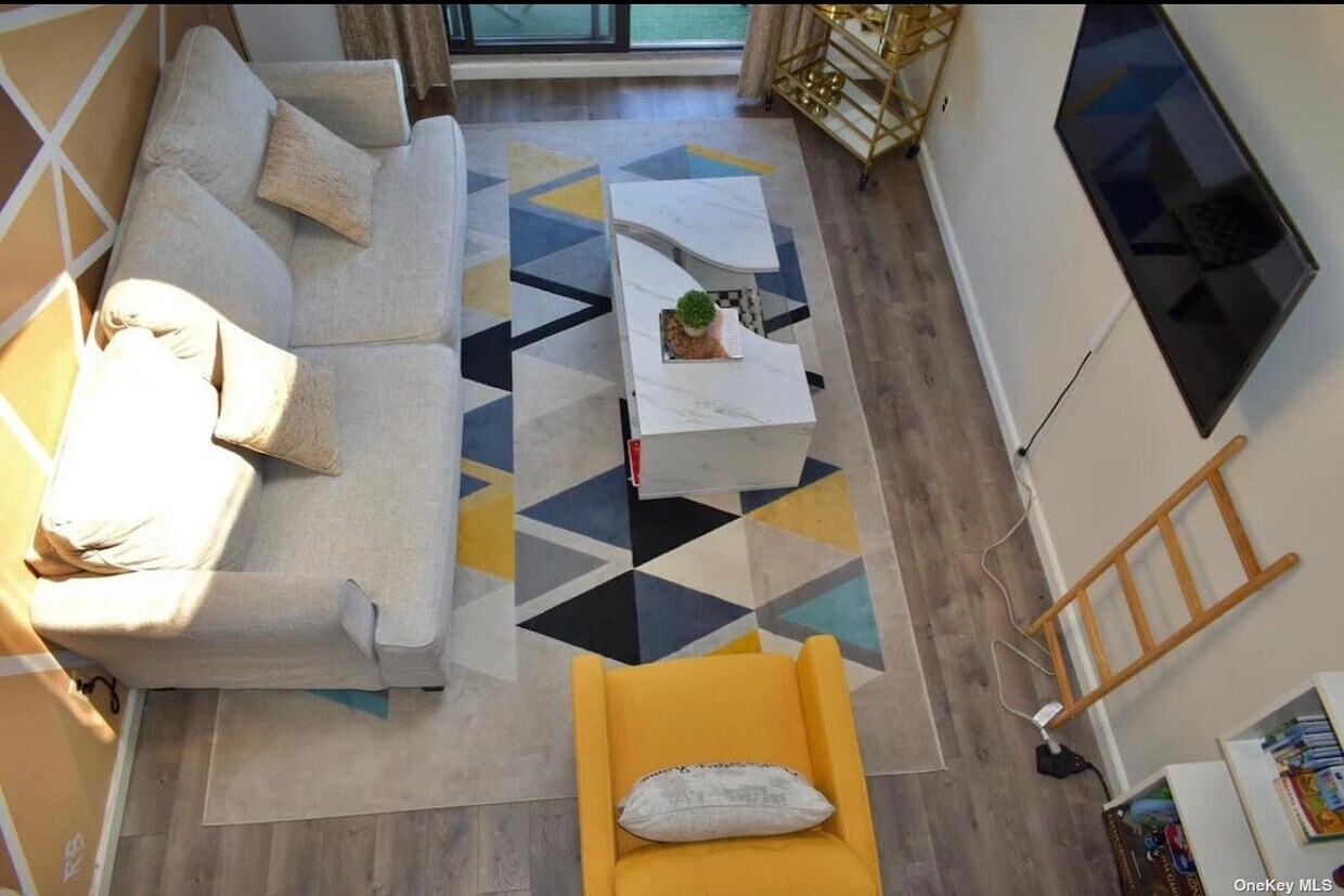 Foto principal - 10808 Flatlands 9th St