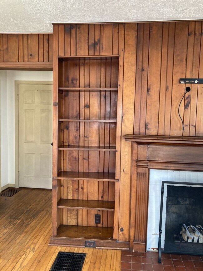 Foto del edificio - Move in bonus! Charming two story 2 bedroom home